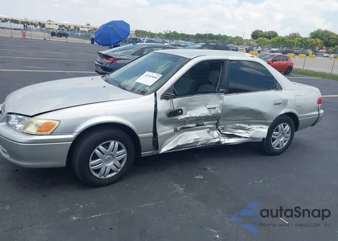 2001 Toyota Camry Le from USA, damaged, VIN 4T1BG22K51U854308